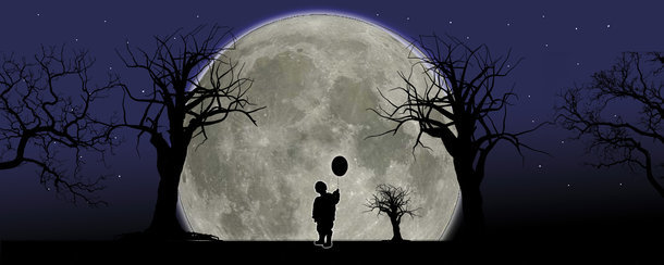 Junge und Mond